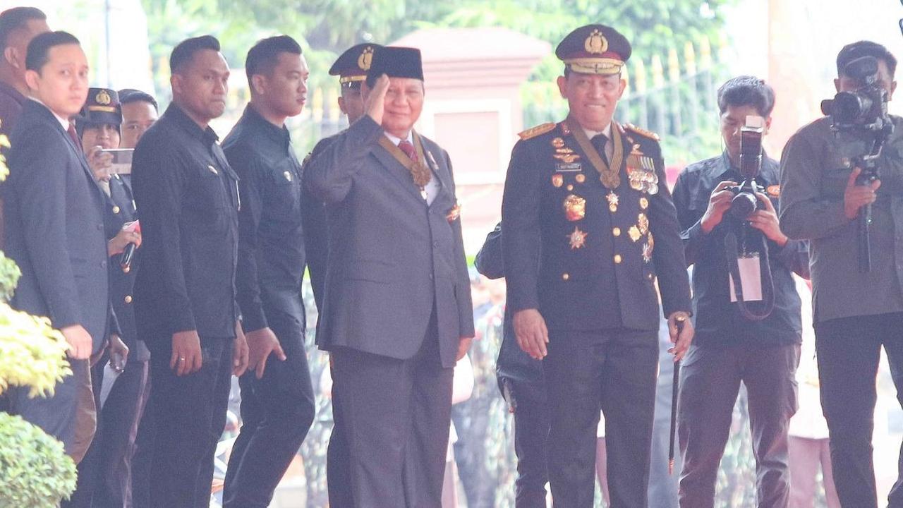 Karpet Merah untuk Prabowo Terima Kehormatan Bintang Bhayangkara di Mabes Polri