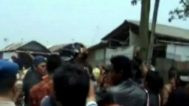 Digusur dari Tanah Ciputra, Warga Bentrok dengan Aparat