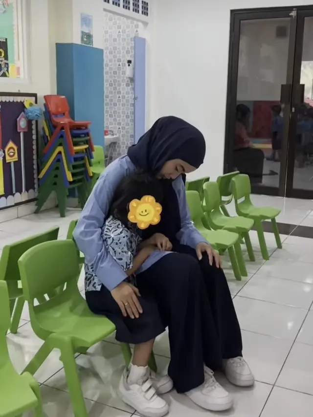 Ingin terhindar dari penyakit ain, Chacha Frederica pilih tutup wajah anak [Instagram/chafrederica]