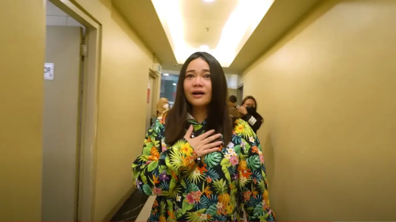 Olivia Allan istri Denny Sumargo Nonton Miracle in Cell No. 7
