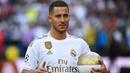 Eden Hazard. Sayap kiri asal Belgia berusia 31 tahun ini menjadi pemain termahal yang pernah didatangkan Real Madrid dari klub Liga Inggris. Ia didatangkan dari Chelsea pada awal musim 2019/2020 dengan nilai transfer sebesar 115 juta euro. Namun penampilannya jauh sekali dari ekspektasi akibat sering dilanda cedera. Hingga musim ke-3 bersama Los Blancos ia baru tampil 66 laga di semua ajang dengan torehan 6 gol dan 10 assist. (AFP/Gabriel Bouys)