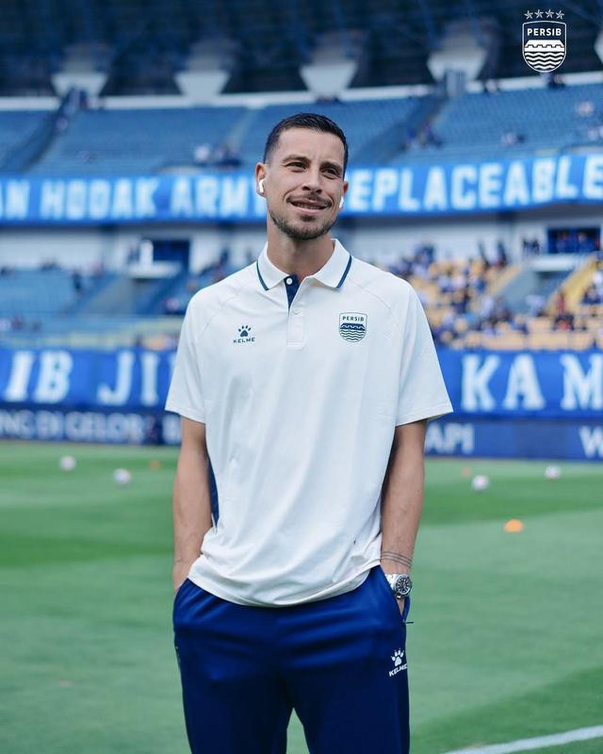 BRI Super League: Bagi Thom Haye, Duel Persib vs PSM Makassar Serasa Boxing Day