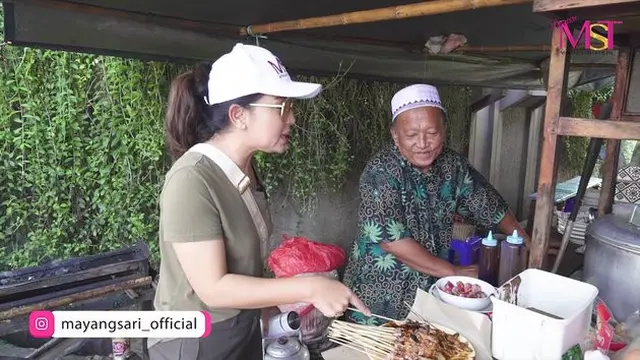 Dikenal Tajir Melintir, Ini 6 Momen Mayangsari Makan di Warung Kaki Lima