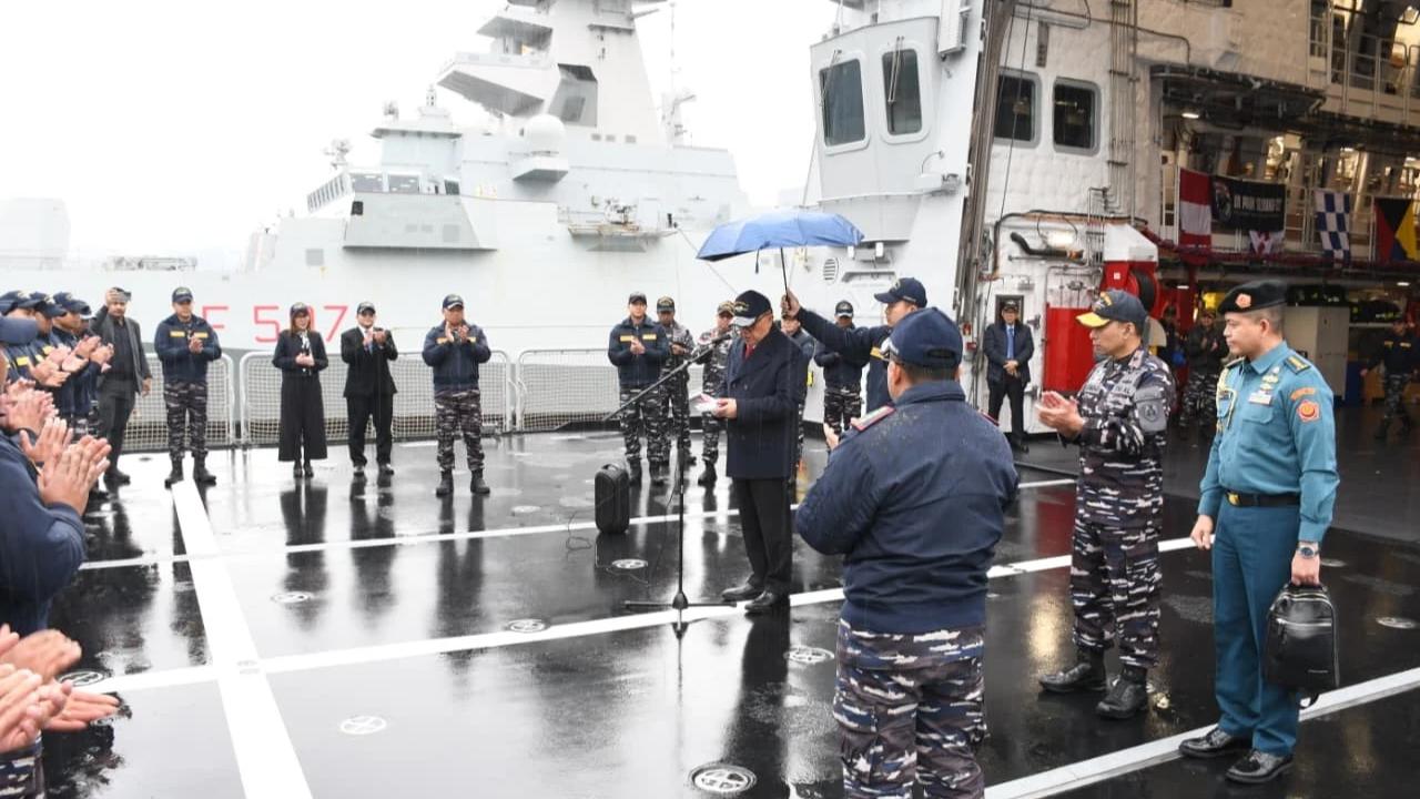 FOTO: KRI Prabu Siliwangi 321 Mulai Berlayar untuk Memperkuat Armada TNI AL