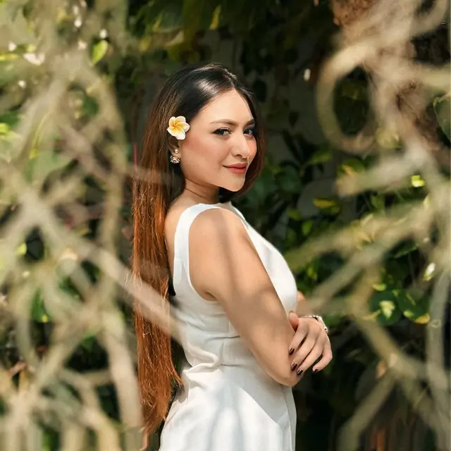 Nathalie Holscher. (Foto: Dok. Instagram @nathalieholscher)