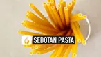 Pengurangan penggunaan sedotan plastik sudah dilakukan oleh banyak negara. Untuk itu, sebagai penggantinya, beberapa negara melakukan inovasi. Salah satunya Italia, yang memakai sedotan dari pasti untuk mengurangi pemakaian sedotan plastik.