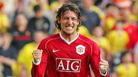 Gabriel Heinze - Heinze adalah pemain bertahan yang punya tampil bagus saat membela Manchester United pada 2004-2007. Karier cemerlangnya berakhir seiring gangguan cedera yang membuatnya terlempar dari tim inti The Red Devils. (AFP/Carl De Souza)