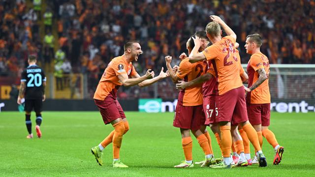 Foto: Dapat Durian Runtuh, Galatasaray Kalahkan Lazio Lewat Gol Bunuh Diri di Matchday Pertama Liga Europa 2021 / 2022