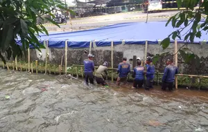 Alasan Pemkot Belum Perbaiki Trotoar Ambles Jalan Raya Sawangan