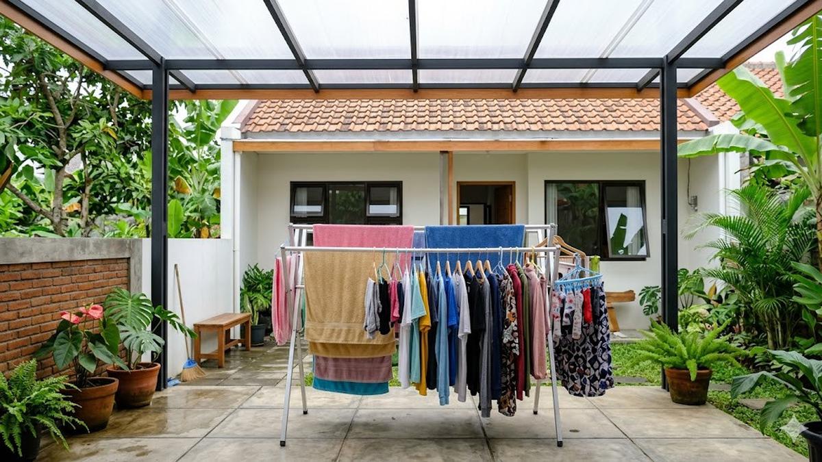 15 Model Penutup Jemuran Belakang Rumah yang Tetap Dapat Sinar Matahari
