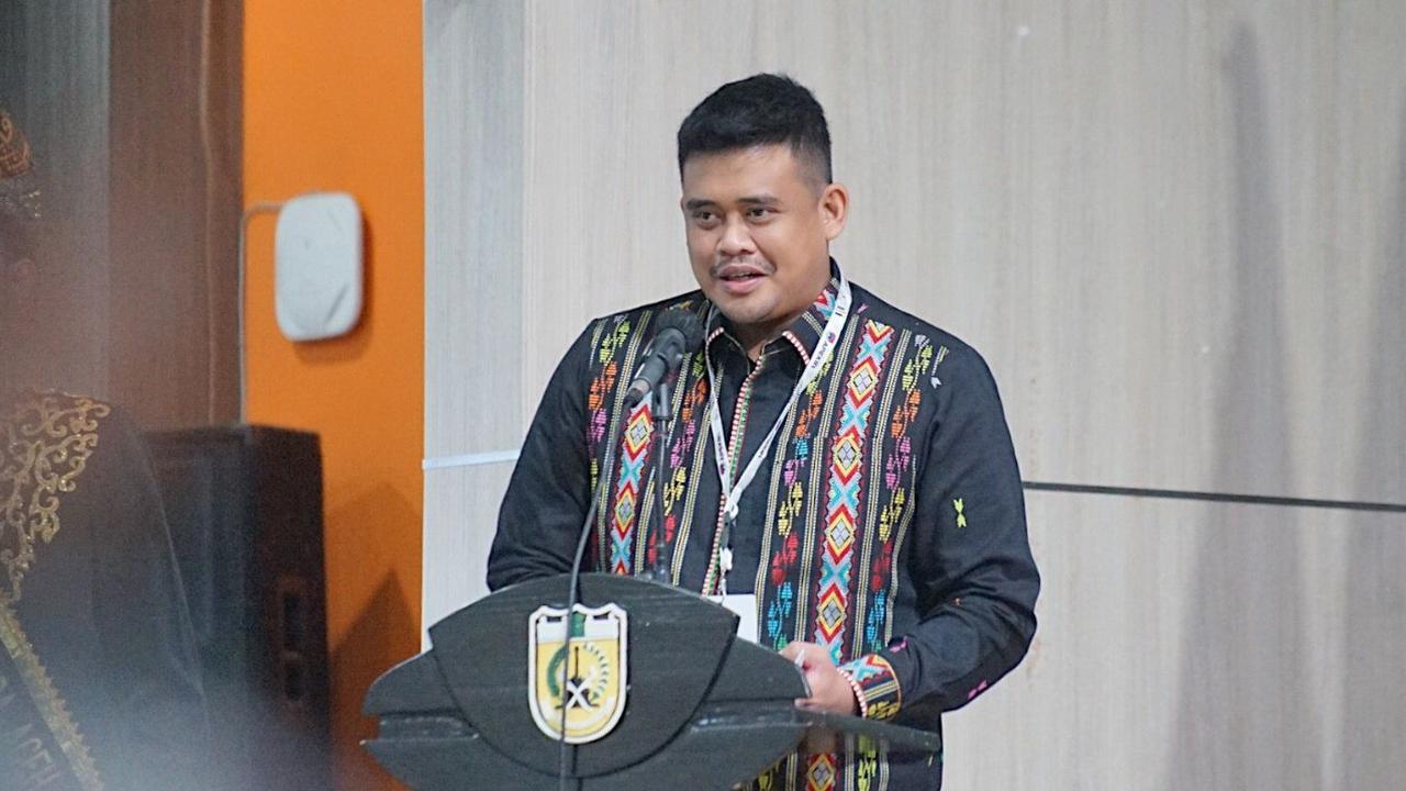 Bobby Nasution Tuai Pujian ketika Bawa Juru Bahasa Isyarat di Acara Apeksi