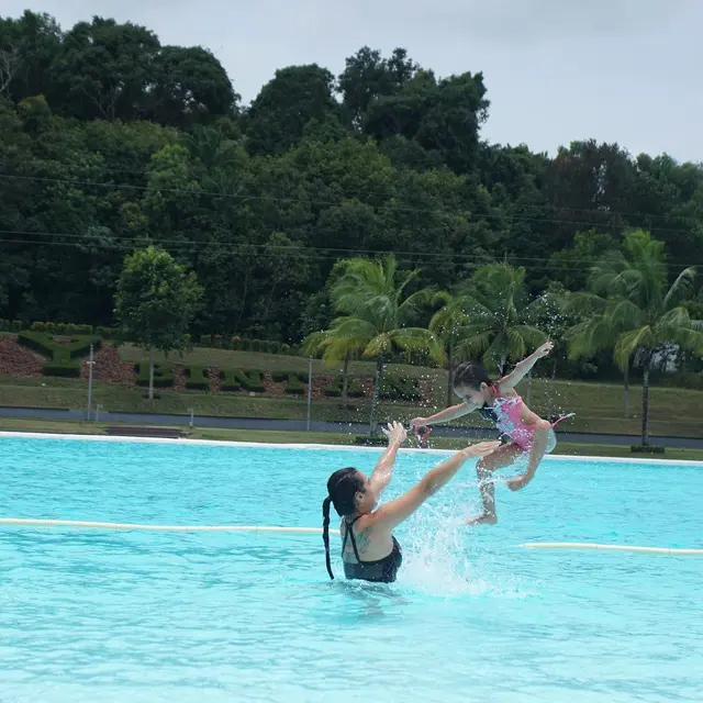 Liburan Alexandra Gottardo bersama buah hati di Pulau Bintan (Instagram/got_alex)