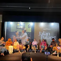 Film pendek Jalan Pulang resmi diluncurkan oleh Bakti Budaya Djarum Foundation sebagai bagian dari peringatan Hari Kebaya Nasional di Cinema XXI Plaza Indonesia, 22 Juli 2026. (Liputan6.com/Alfareza Ramadhani)