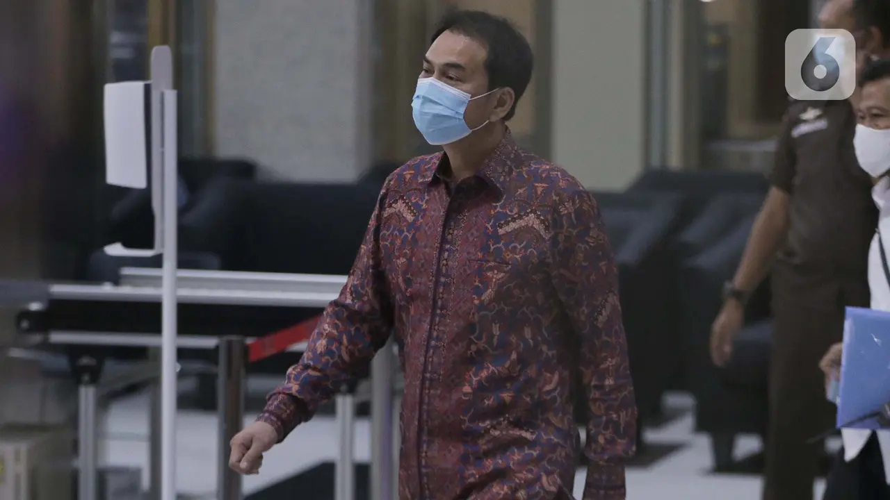 Usai Diperiksa KPK, Azis Syamsuddin Bungkam