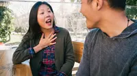 7 Tanda Pria Jatuh Hati, Bukan Sekadar Ramah