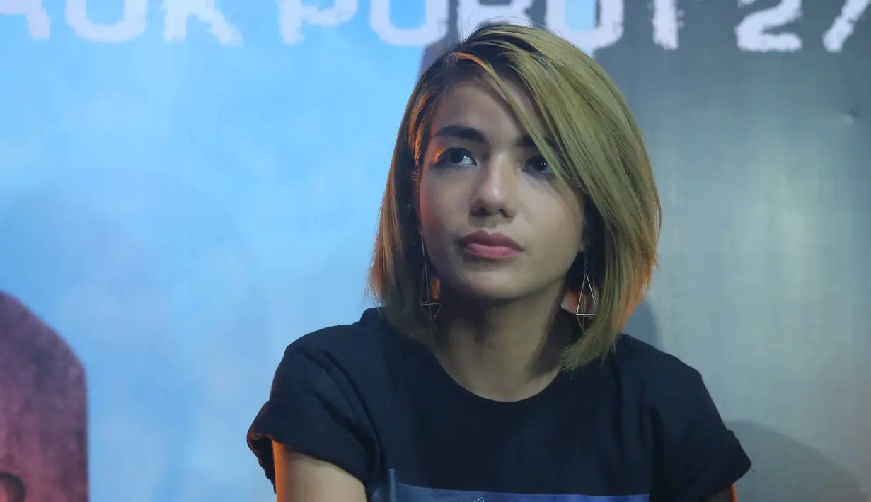 Pemeran yang belum lama ini mengalami kecelakaan Sheila Marcia kembali menjalani syuting. Kini, ibu tiga anak itu kembali membintangi film horor yang sempat sukses beberapa tahun silam. Bermain di film Hantu Jeruk Purut. (Nurwahyunan/Bintang.com)