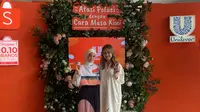 Tantri Namirah dan Archangela Chelsea (kiri ke kanan) dalam acara Bincang Shopee yang dilaksanakan di Veranda Hotel, Jakarta Selatan pada Rabu (25/9/2019). (dok. liputan6.com/Novi Thedora)