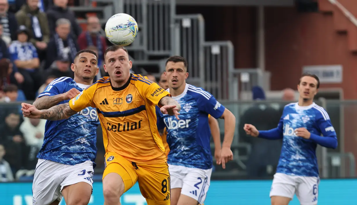 Kemenangan ini membawa Como menduduki posisi ke empat dengan mengemas 57 poin, unggul tiga angka atas Juventus di klasemen sementara. (Antonio Saia/LaPresse via AP)