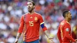 Sergio Ramos - Benteng kokoh Real Madrid ini tak masuk skuat Timnas Spanyol asuhan Luis Enrique. Ramos terpaksa dicoret dari timnas karena menjalani musim yang buruk lantaran sering dihantam badai cedera. (Oscar Del Pozzo)
