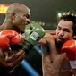 Manny Pacquiao (kiri) vs Timothy Bradley (REUTERS/Jayne Kamin-Oncea)