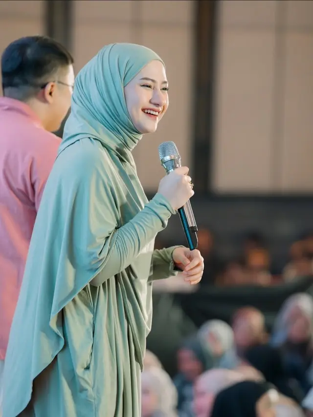 Nadzira Shafa Bangun Rumah