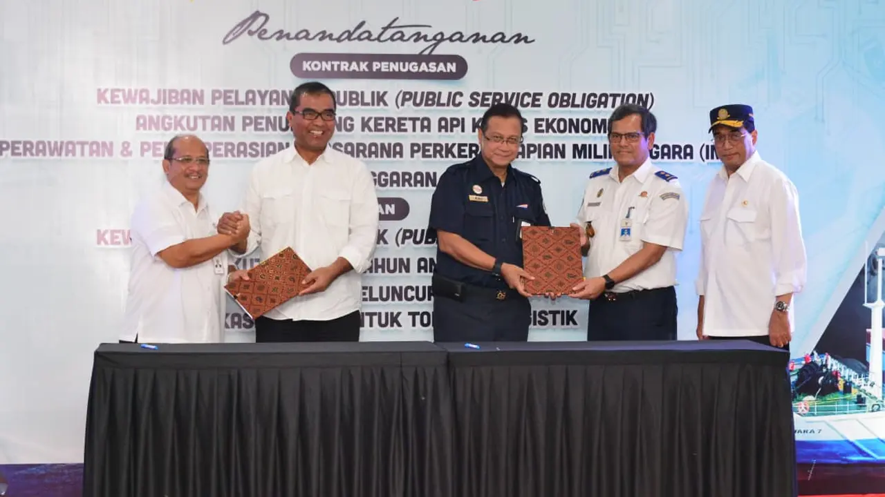Penandatanganan kontrak PSO untuk PELNI dan KAI