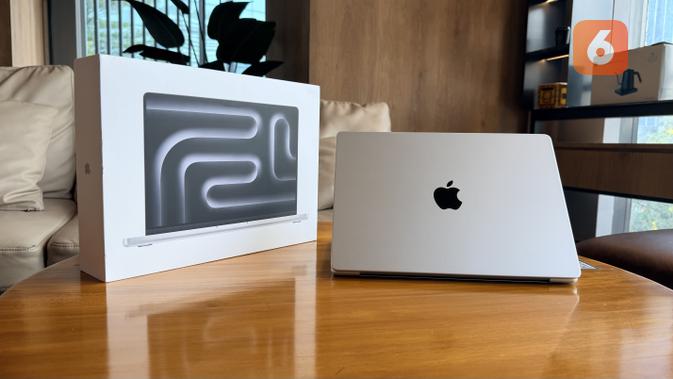 Unboxing MacBook Pro M5 Pro: Ada Satu Kejutan di Dalam Kotak. (Liputan6.com/ Yuslianson)
