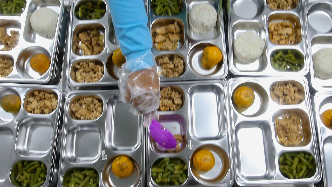 FOTO: Mengintip Kesibukan Dapur SPPG Tapos yang Siapkan Puluhan RIbu Porsi Makan Bergizi Gratis