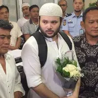 Momen Ridho Rhoma Bebas dari Penjara (Sumber: Kapanlagi)