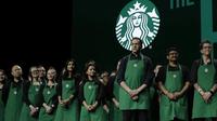 Barista Starbucks&nbsp;pada 20 Maret 2019, selama rapat pemegang saham tahunan di Seattle, Amerika Serikat. (Dok. AP/Ted S. Warren, arsip)