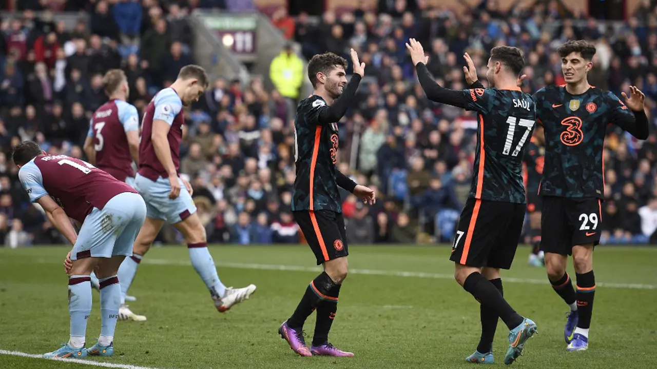 FOTO: Chelsea Bantai Burnley di Turf Moor