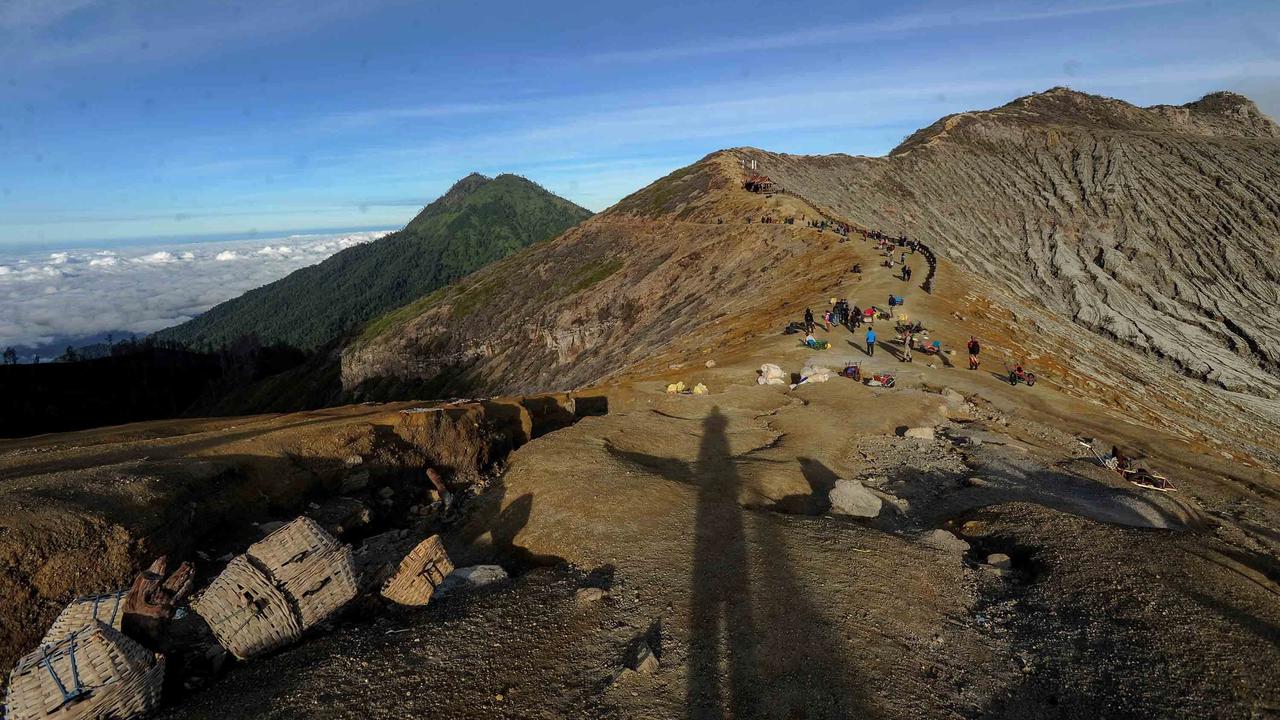 FOTO: Kawah Ijen Destinasi Favorit Wisata Alam Akhir Tahun