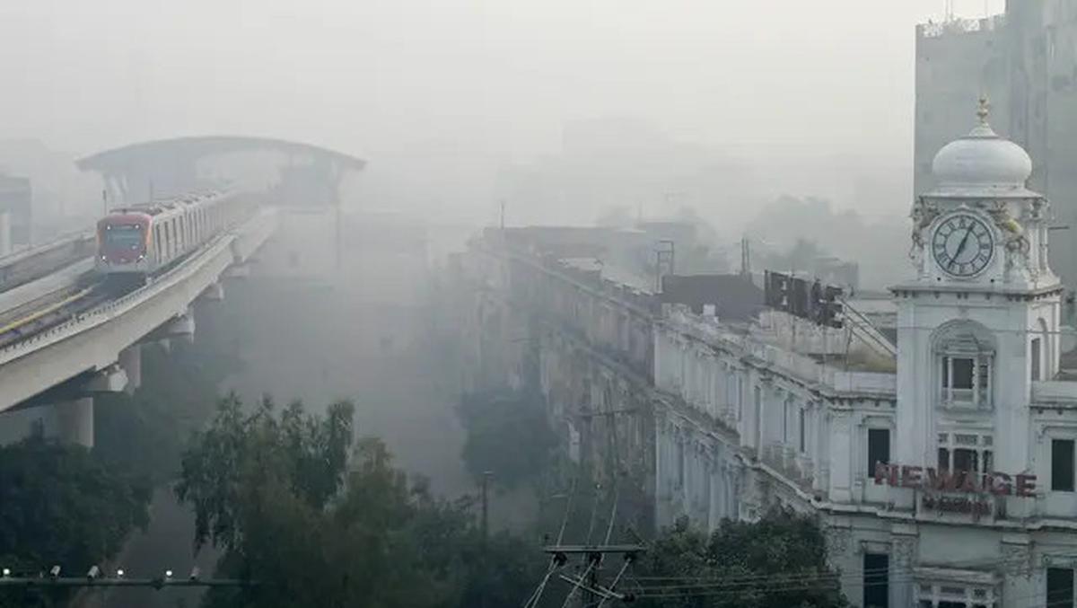 Potret Kota Lahore Pakistan Berselimut Kabut Polusi