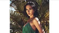 Seksinya Elvira Devinamira dengan Jersey Miami Heat