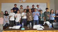 Para pemenang Geospasial Hackathon. Dok: Esri Indonesia