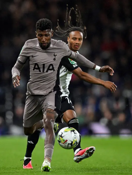 Duel Fulham Vs Tottenham Hotspur pada babak kedua Piala Liga Inggris berakhir dengan skor 1-1 pada waktu normal. (Glyn KIRK/AFP)