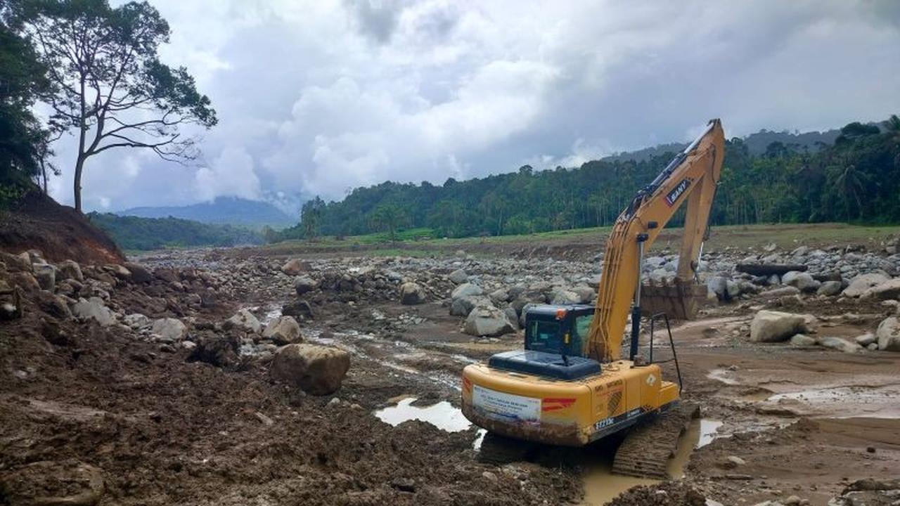 Pascabanjir, Agam Lakukan Normalisasi Sembilan Sungai di Sumatera Barat untuk Mitigasi Risiko