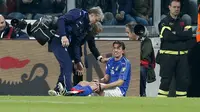 Riccardo Montolivo harus menepi selama enam bulan akibat cedera yang didapat saat Italia melawan Spanyol, 6 Oktober 2016. (AP Photo/Antonio Calanni)