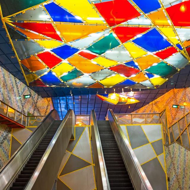 Potret 9 Stasiun Kereta Bawah Tanah di Berbagai Negara Ini Megah, Bikin Betah