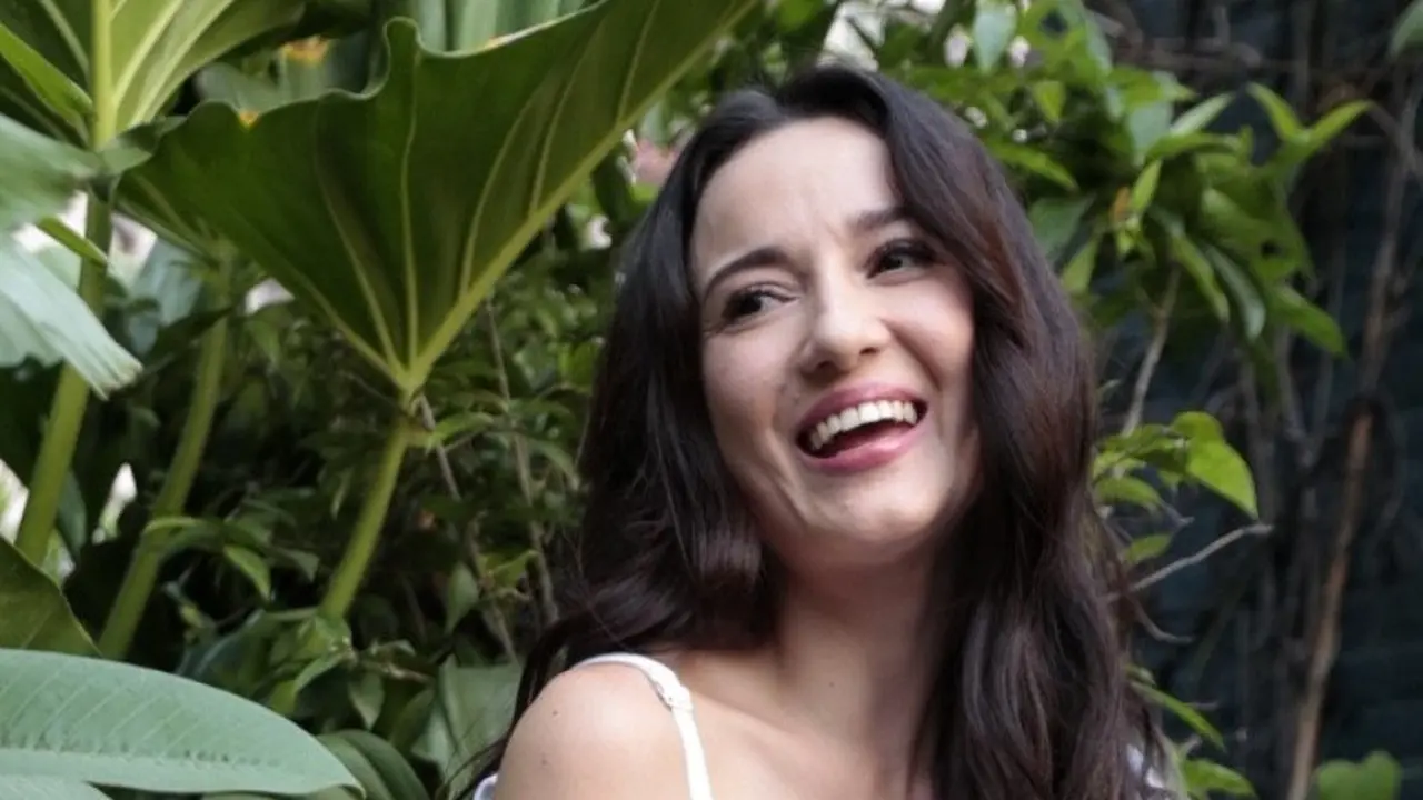 [Fimela] Julie Estelle