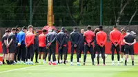 Manchester United mengheningkan cipta sebelum menggelar latihan terbuka jelang final Europa League (Twitter MU)