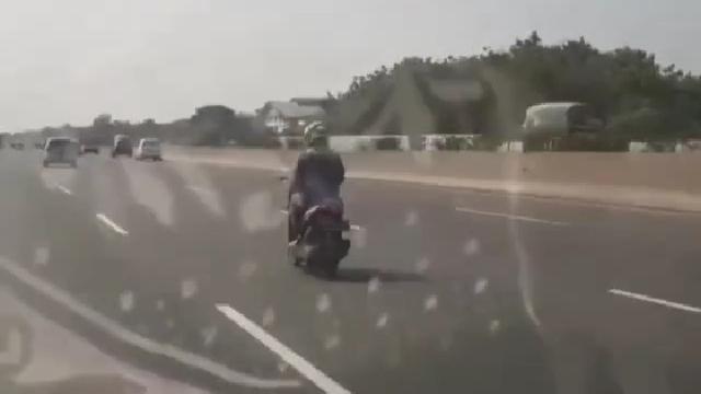 Viral Sepeda Motor Masuk Tol Tangerang - Merak Gara-Gara Ikuti GPS