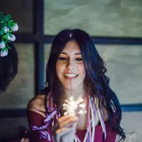 illustrasi wanita tahun baruan copyright/freepik