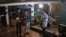 Grup band d'Masiv sedang menggarap proyek video klip terbarunya. Untuk proses penggarapan lagu berjudul Dengarlah Sayang itu menelan biaya yang tidak sedikit. (Andy Masela/Bintang.com)