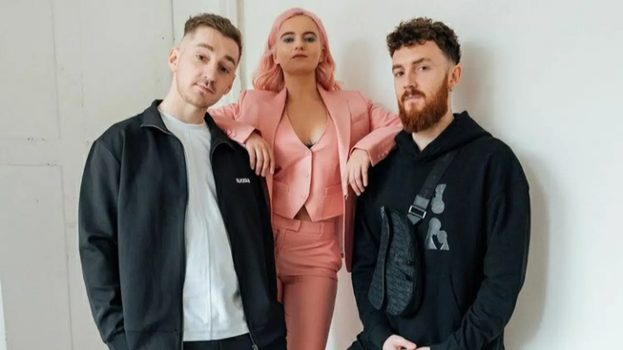 Clean Bandit