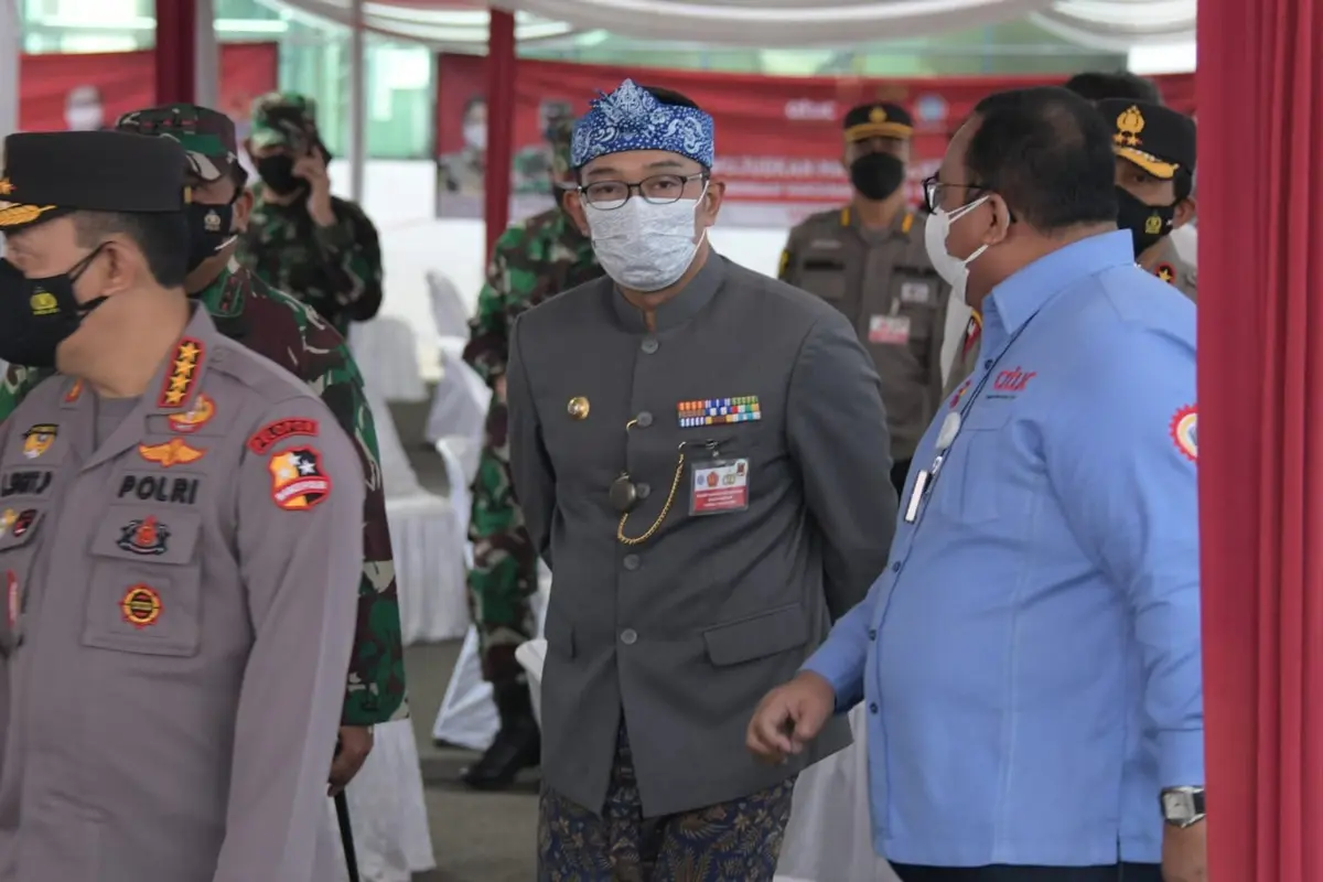 Gubernur Jabar Ridwan Kamil saat mendampingi Kapolri Jenderal Listyo Sigit Prabowo dan Panglima TNI Marsekal Hadi Tjahjanto