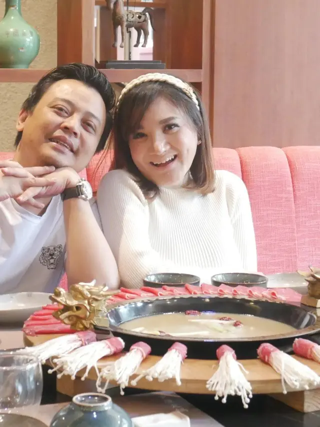 7 Potret Kiki Amalia Pamer Baby Bump, Berat Badannya Naik 20 Kg