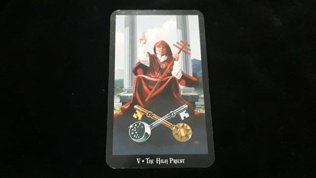 Tarot Cinta, The High Priest (Foto: Elisabet Kusumodewi)