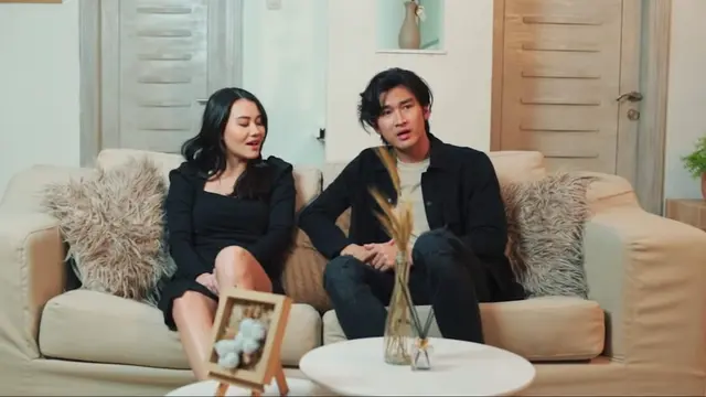 Aaliyah Massaid dan Anrez Adelio