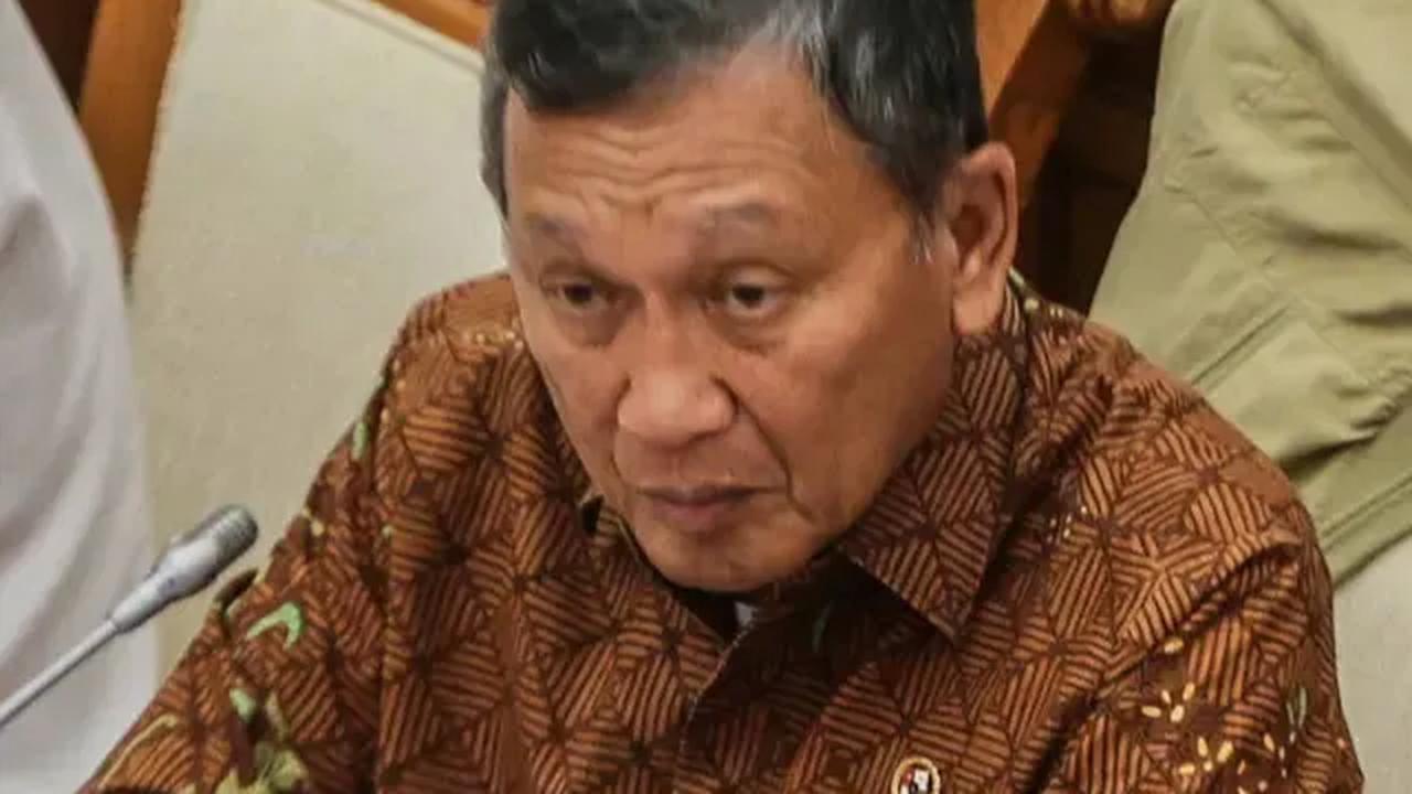 Menteri Energi dan Sumber Daya Mineral (ESDM) Arifin Tasrif mengatakan, untuk sementara belum mengizinkan pengusaha Pertashop berjualan Pertalite.